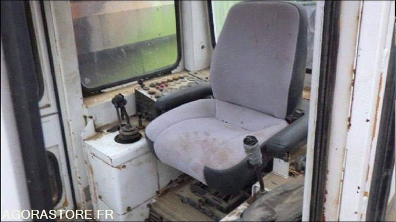 Bulldozer TP Liebherr PR 741 C - 1990 - 10330H: picture 6