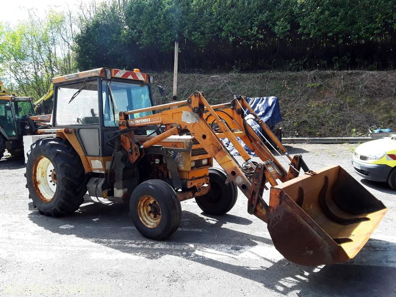 TRACTEUR RENAULT R782 Chargeur D2678 - Farm tractor: picture 3 TRACTEUR RENAULT R782 Chargeur D2678 - Farm tractor: picture 3