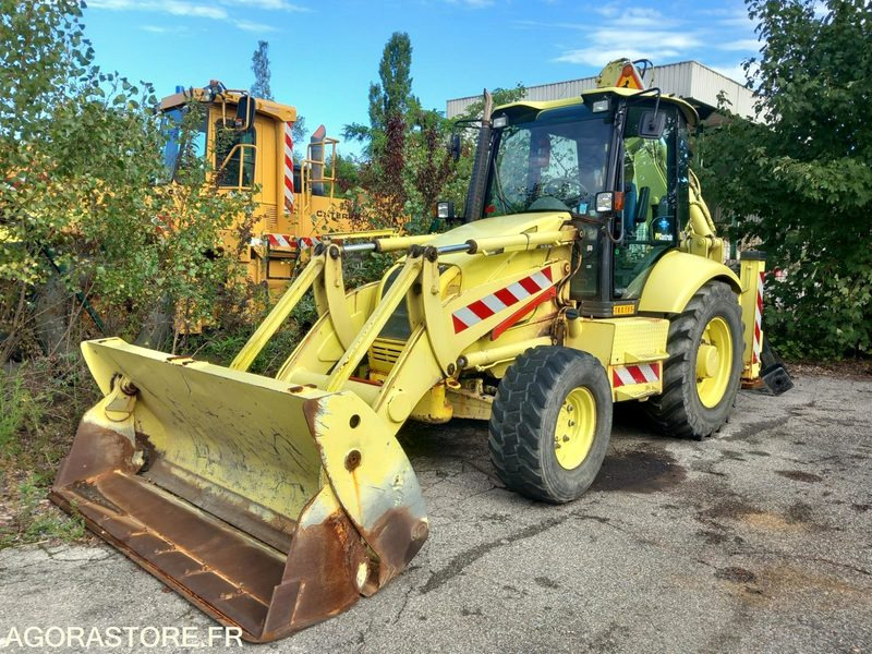 TRACTOPELLE KOMATSU WB 97 R2 (TK0105) - Excavator: picture 1 TRACTOPELLE KOMATSU WB 97 R2 (TK0105) - Excavator: picture 1