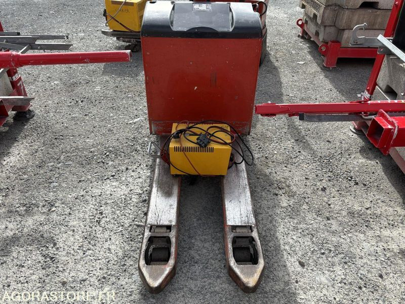 Transpalette électrique 1800kg Fenwick T18 - Pallet truck: picture 1 Transpalette électrique 1800kg Fenwick T18 - Pallet truck: picture 1