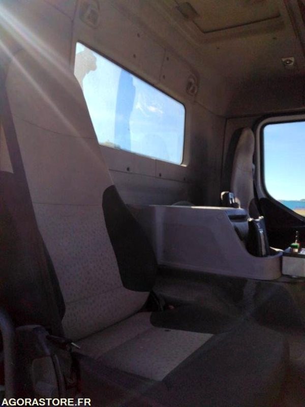 AZ-826-NR PORTEUR RENAULT PREMIUM 430 DXI 669120 kms 2010 - Truck: picture 4 AZ-826-NR PORTEUR RENAULT PREMIUM 430 DXI 669120 kms 2010 - Truck: picture 4