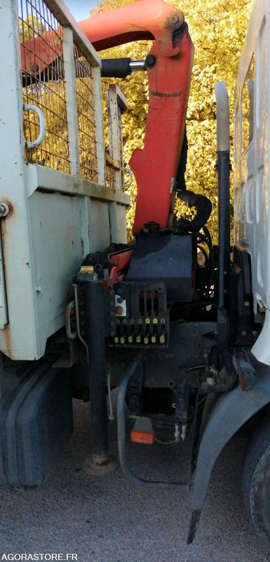 Camion benne avec grue - Renault Midlum 2001 293846kms - Truck: picture 5 Camion benne avec grue - Renault Midlum 2001 293846kms - Truck: picture 5