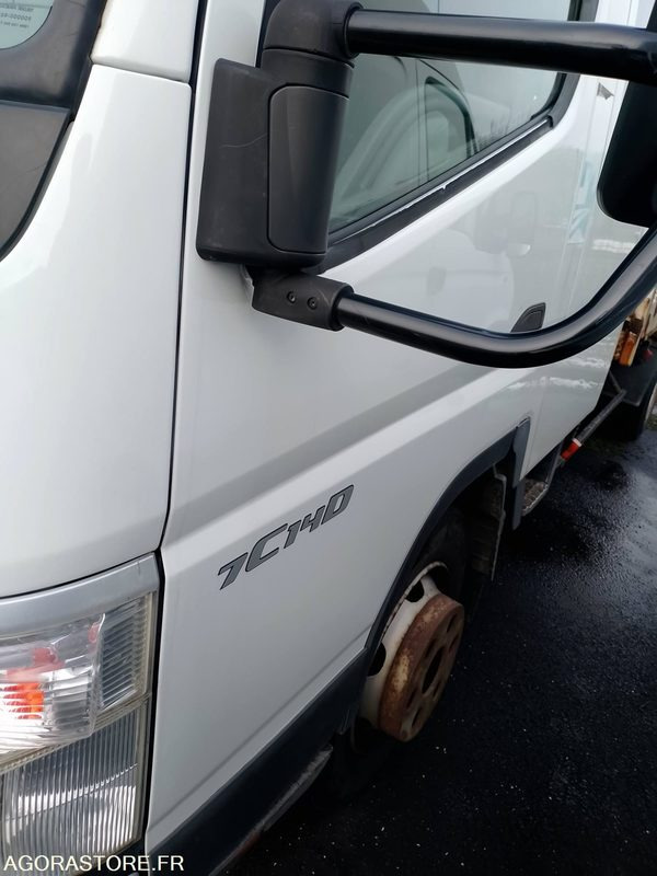 MITSUBISHI CANTER ( MOTEUR HS ) - Truck: picture 1 MITSUBISHI CANTER ( MOTEUR HS ) - Truck: picture 1