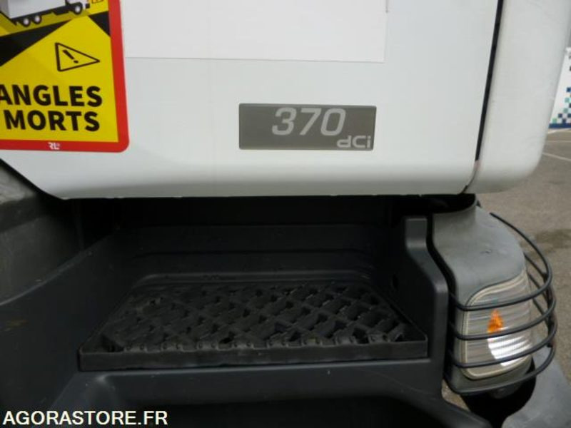 Renault Kerax 6x4 370DCI bras de dépose Marrel 16000kgs 521550 kms 2003 - Truck: picture 5 Renault Kerax 6x4 370DCI bras de dépose Marrel 16000kgs 521550 kms 2003 - Truck: picture 5