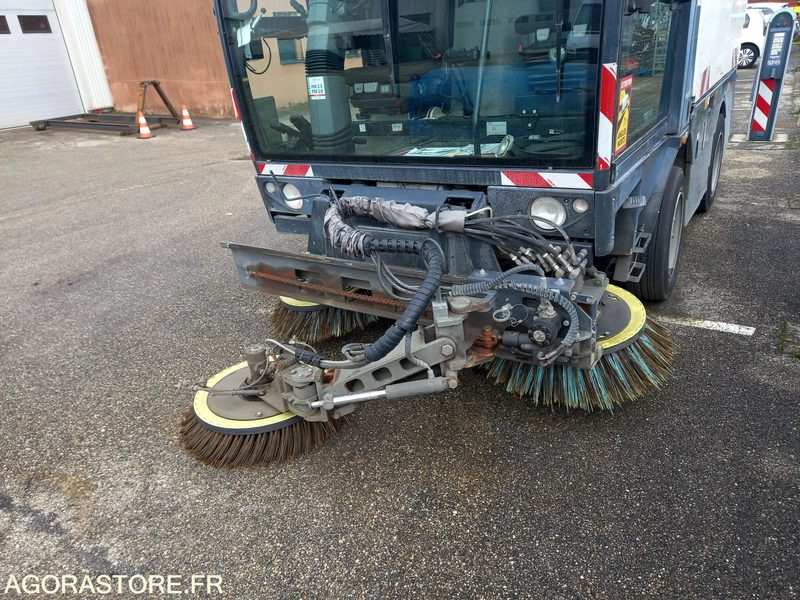 BALAYEUSE SCHMIDT CLEANGO 500-5M3-2019-N°57 - FONCTIONNELLE - VENDU DANS L'ETAT - Utility/ Special vehicle: picture 3 BALAYEUSE SCHMIDT CLEANGO 500-5M3-2019-N°57 - FONCTIONNELLE - VENDU DANS L'ETAT - Utility/ Special vehicle: picture 3