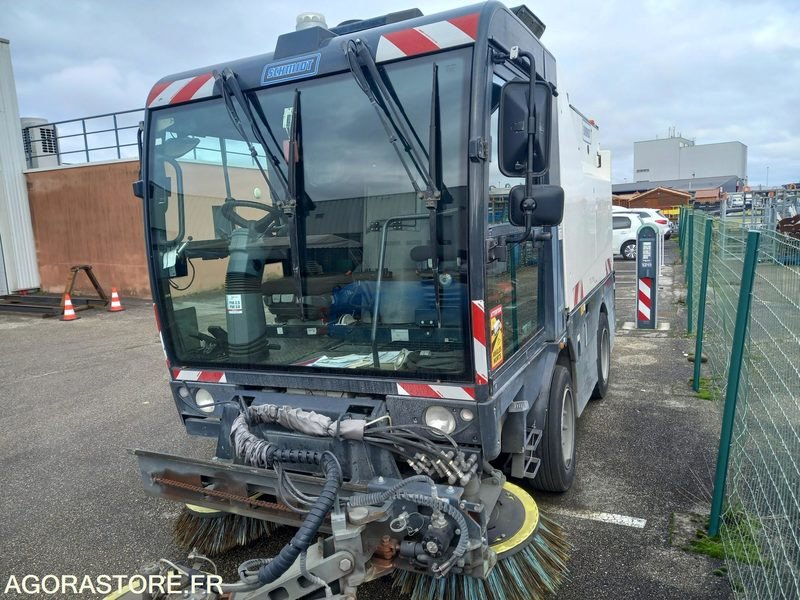 BALAYEUSE SCHMIDT CLEANGO 500-5M3-2019-N°57 - FONCTIONNELLE - VENDU DANS L'ETAT - Utility/ Special vehicle: picture 2 BALAYEUSE SCHMIDT CLEANGO 500-5M3-2019-N°57 - FONCTIONNELLE - VENDU DANS L'ETAT - Utility/ Special vehicle: picture 2