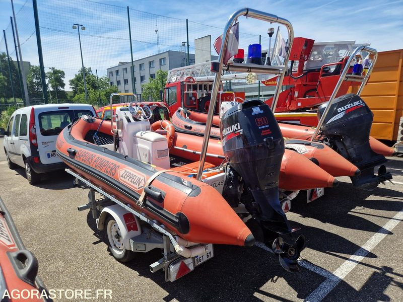Zeppelin Command 15 sur remorque RSA - 306BGD69 - Boat trailer: picture 3 Zeppelin Command 15 sur remorque RSA - 306BGD69 - Boat trailer: picture 3