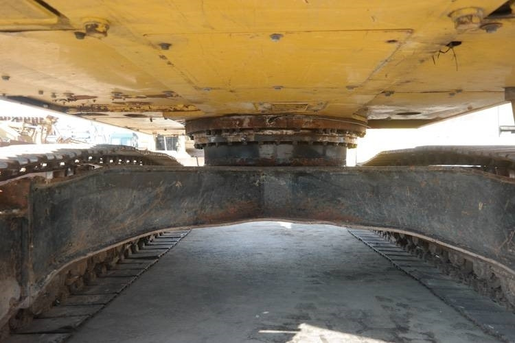 Komatsu PC 240-8 - Crawler excavator: picture 4 Komatsu PC 240-8 - Crawler excavator: picture 4