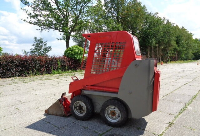 Gehl 1640 - Skid steer loader: picture 1 Gehl 1640 - Skid steer loader: picture 1