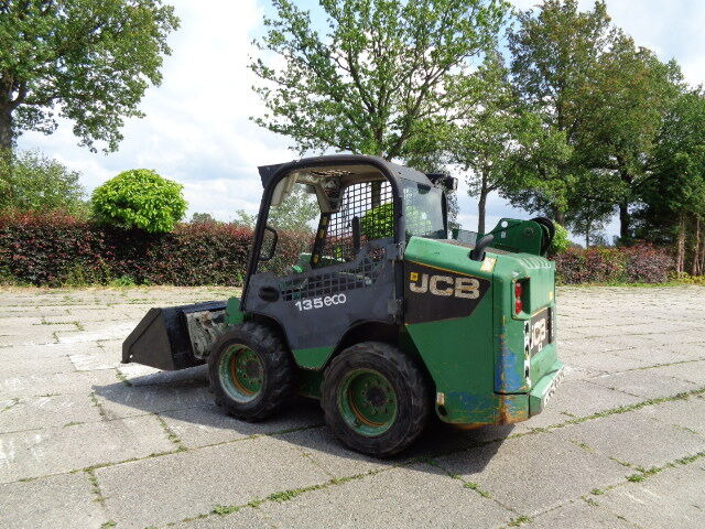 Skid steer loader JCB 135 R: picture 14