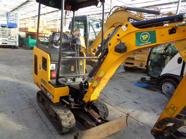 JCB 15C - Mini excavator: picture 1 JCB 15C - Mini excavator: picture 1