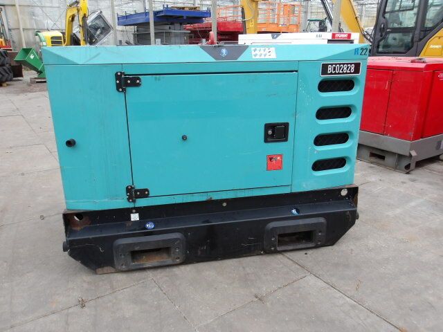 SDMO R22 - Generator set: picture 3 SDMO R22 - Generator set: picture 3