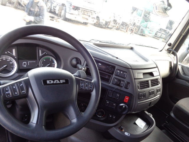 Cab and interior for Truck DAF XF 106: picture 9