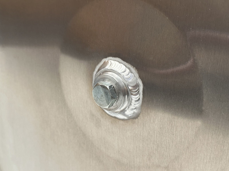 New Fuel tank for Truck Mercedes-Benz New aluminum fuel tank 300L: picture 7 New Fuel tank for Truck Mercedes-Benz New aluminum fuel tank 300L: picture 7