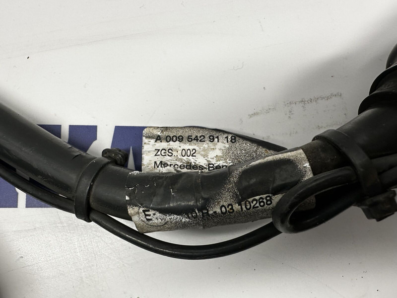 Mercedes-Benz battery sensor, klema - Sensor for Truck: picture 3 Mercedes-Benz battery sensor, klema - Sensor for Truck: picture 3
