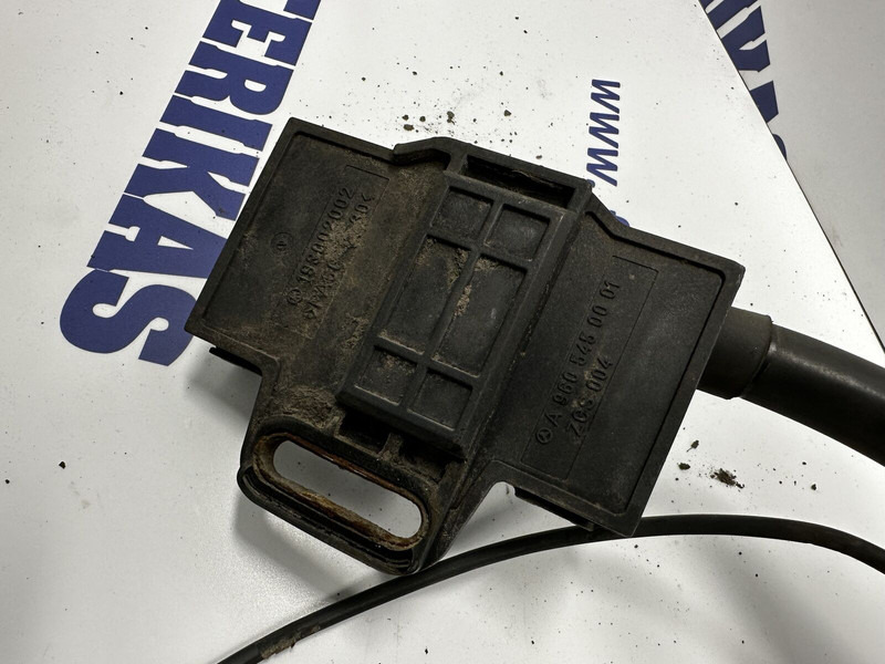 Mercedes-Benz battery sensor, klema - Sensor for Truck: picture 5 Mercedes-Benz battery sensor, klema - Sensor for Truck: picture 5