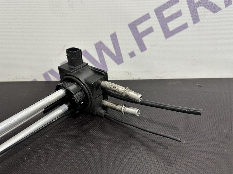 Mercedes-Benz fuel level sensor - Sensor for Truck: picture 4 Mercedes-Benz fuel level sensor - Sensor for Truck: picture 4