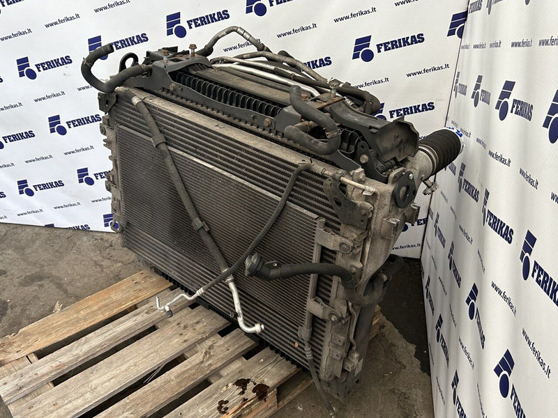 Mercedes-Benz radiators set - Radiator: picture 3 Mercedes-Benz radiators set - Radiator: picture 3