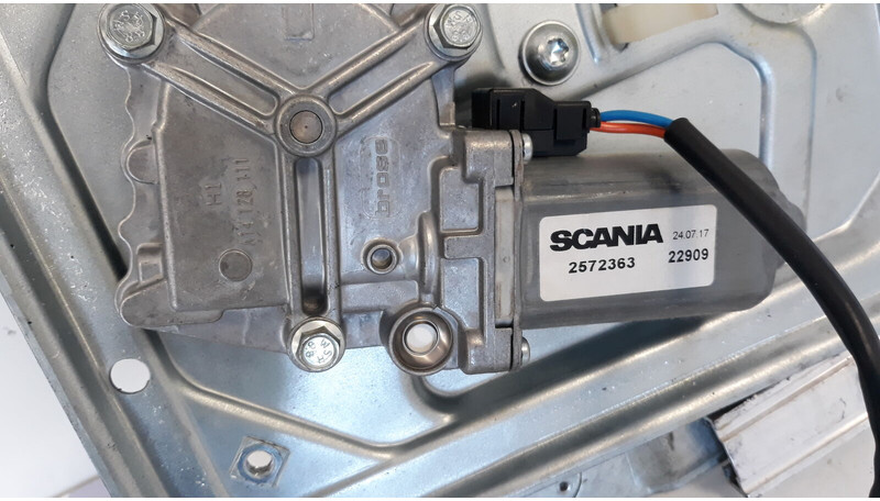 Scania R - Window lift motor for Truck: picture 3 Scania R - Window lift motor for Truck: picture 3