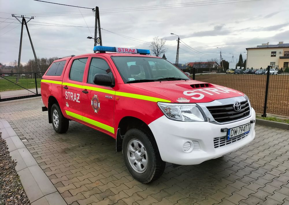 Toyota Hilux 2.5D 4x4, straż, strażacki, pożarniczy - Pickup truck: picture 1 Toyota Hilux 2.5D 4x4, straż, strażacki, pożarniczy - Pickup truck: picture 1