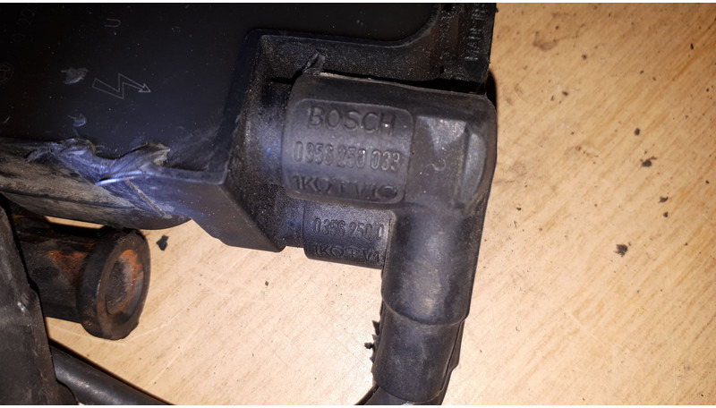 Bosch колпак свечи 15W263 катушка зажигания 08T199 - Engine and parts: picture 1 Bosch колпак свечи 15W263 катушка зажигания 08T199 - Engine and parts: picture 1