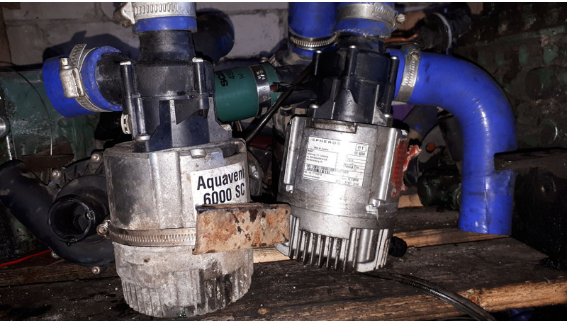 Scania Sphero U4856 - Coolant pump: picture 2 Scania Sphero U4856 - Coolant pump: picture 2