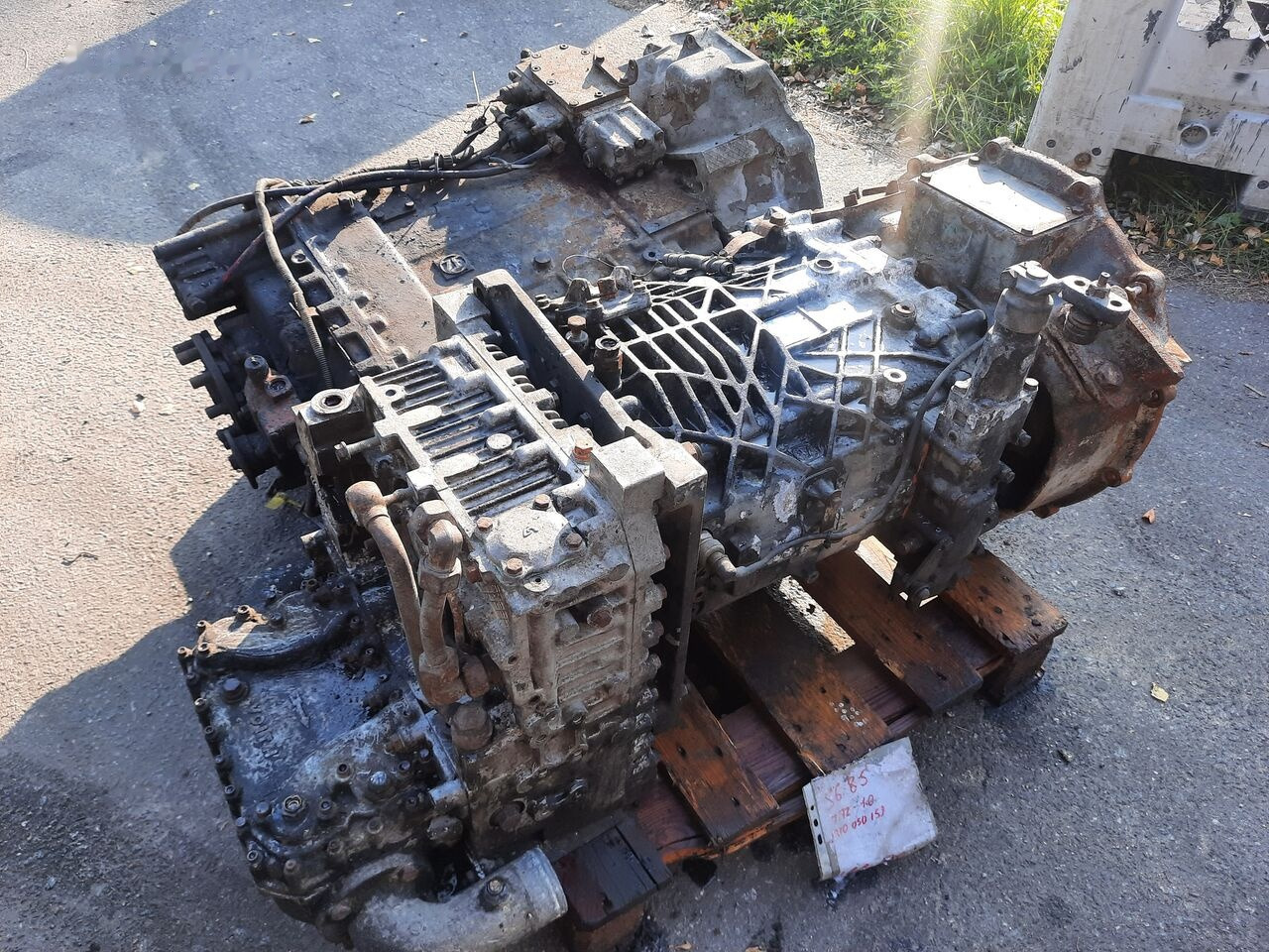 ZF 16S130 .8S180IT . 6S150C. 8S140 IT.6S80+GV80/ 6S90/ S5-24-3 / 6S Van Hool Neoplan - Gearbox for Bus: picture 1 ZF 16S130 .8S180IT . 6S150C. 8S140 IT.6S80+GV80/ 6S90/ S5-24-3 / 6S Van Hool Neoplan - Gearbox for Bus: picture 1