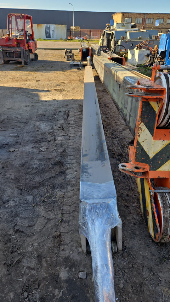 Tadano RTF40-3 - Hydraulic cylinder for All terrain crane: picture 1 Tadano RTF40-3 - Hydraulic cylinder for All terrain crane: picture 1