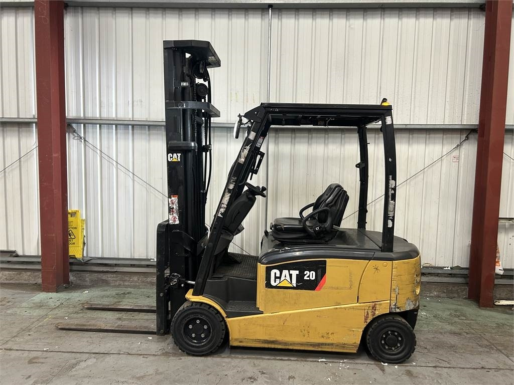 CAT EP20PN - Electric forklift: picture 1 CAT EP20PN - Electric forklift: picture 1