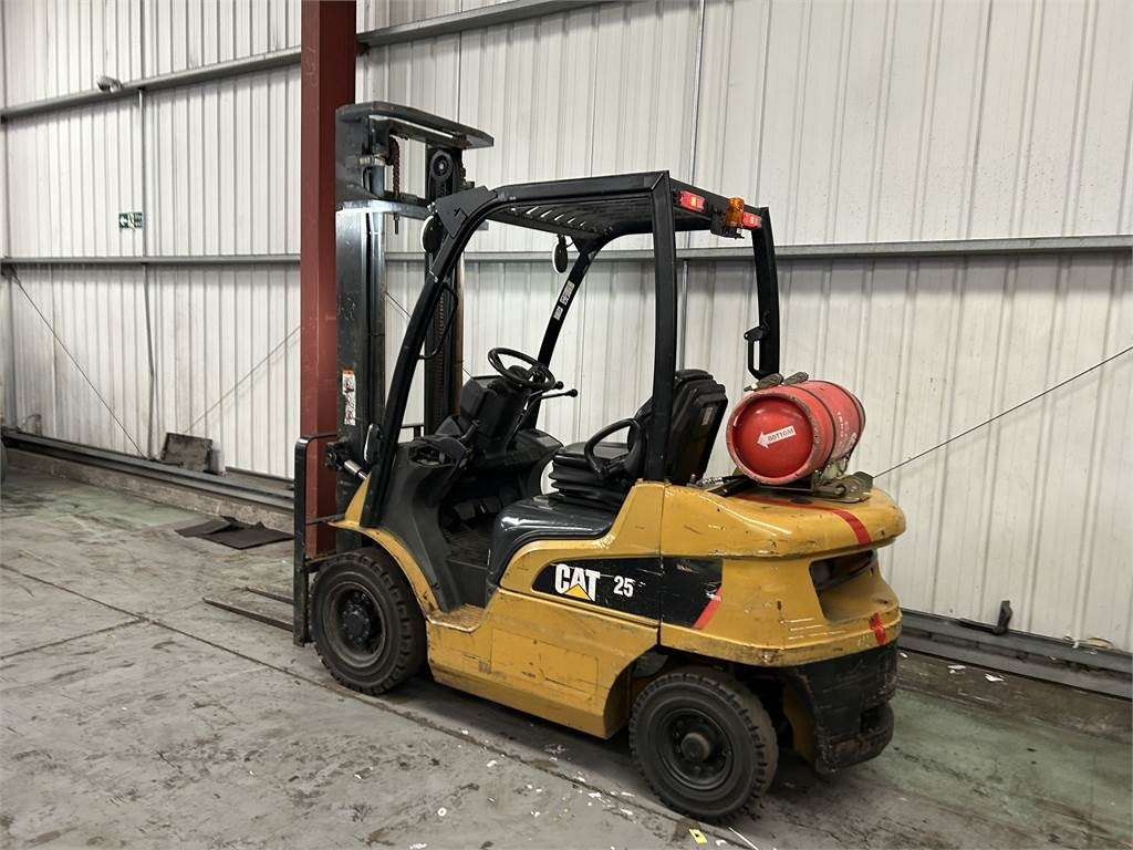 CAT GP25N  - LPG forklift: picture 3 CAT GP25N  - LPG forklift: picture 3