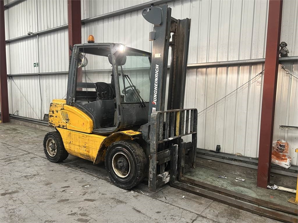 Jungheinrich DFG540 - Diesel forklift: picture 4 Jungheinrich DFG540 - Diesel forklift: picture 4