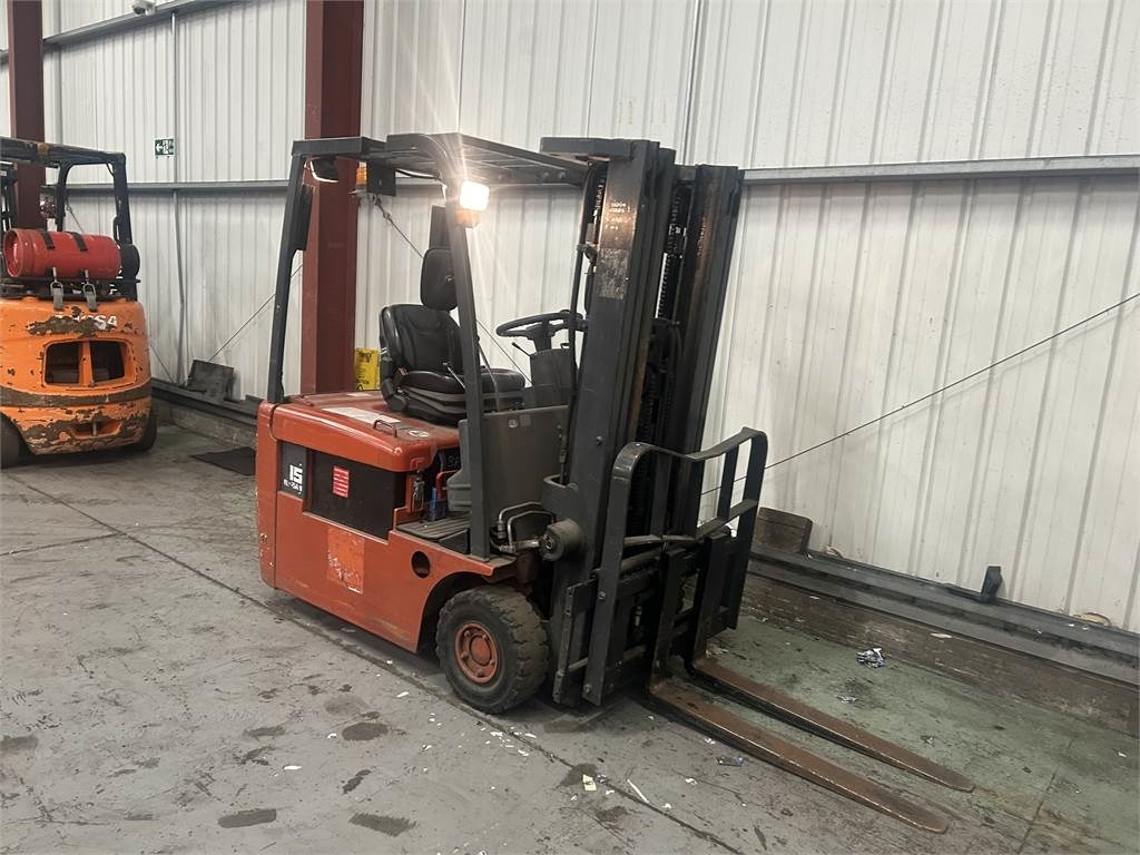 Nissan NO1L15HQ  - Electric forklift: picture 4 Nissan NO1L15HQ  - Electric forklift: picture 4