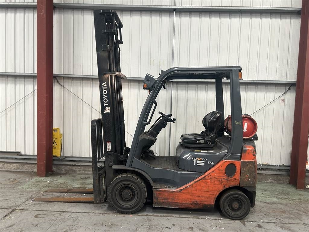 Toyota 02-8FGF15 - LPG forklift: picture 1 Toyota 02-8FGF15 - LPG forklift: picture 1