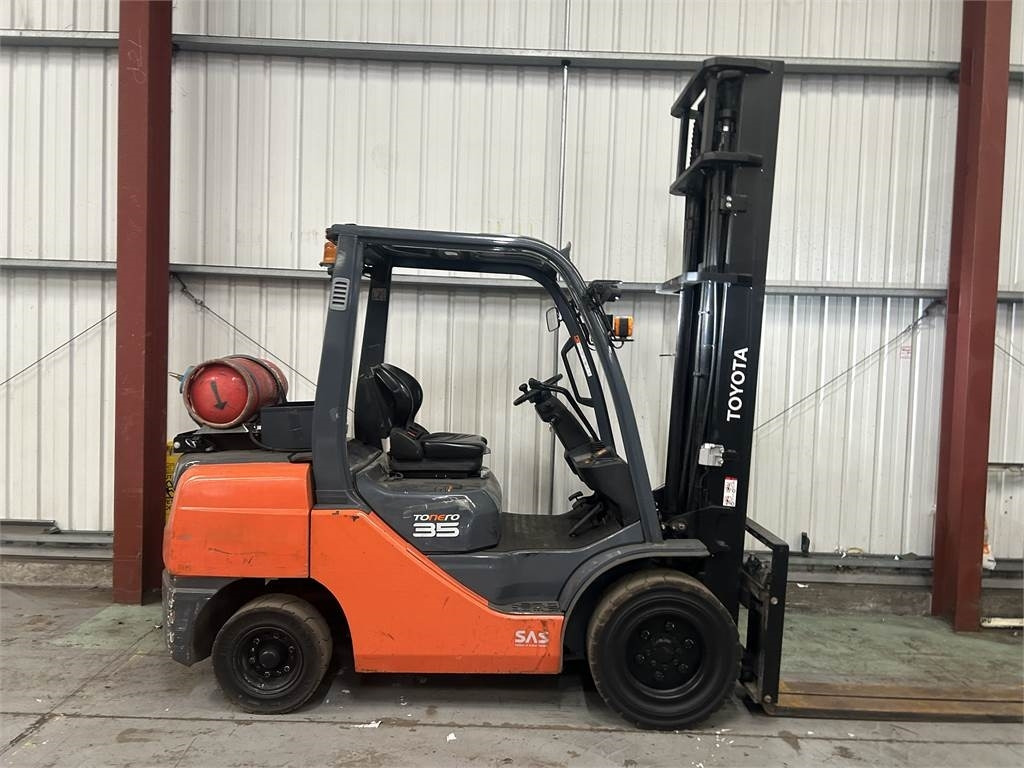 Toyota 02-8FGJF35 - LPG forklift: picture 5 Toyota 02-8FGJF35 - LPG forklift: picture 5