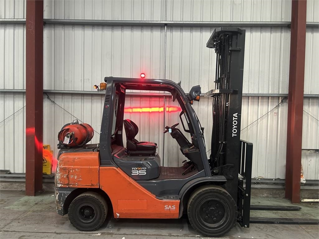 Toyota 02-8FGJF35 - LPG forklift: picture 5 Toyota 02-8FGJF35 - LPG forklift: picture 5