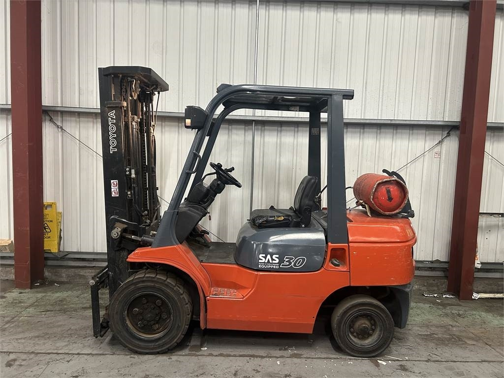 Toyota 7FGF30 - LPG forklift: picture 1 Toyota 7FGF30 - LPG forklift: picture 1