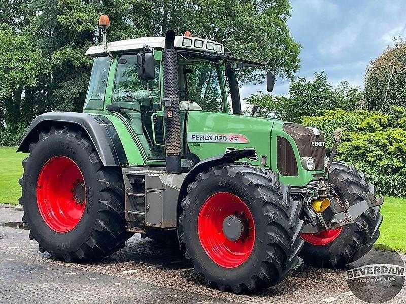 Fendt 820 Vario TMS - Farm tractor: picture 1 Fendt 820 Vario TMS - Farm tractor: picture 1