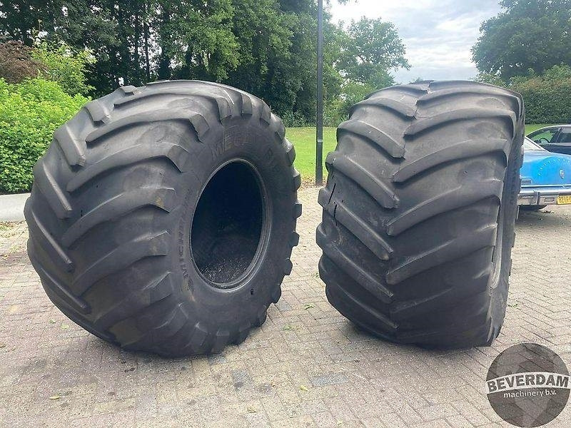 Michelin MEGA BIB 1050/50R32 - Tire for Agricultural machinery: picture 1 Michelin MEGA BIB 1050/50R32 - Tire for Agricultural machinery: picture 1