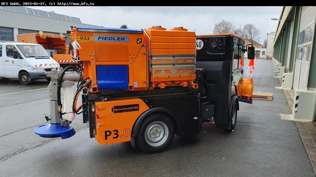 Pony P3.0 Pony P3.0 - Road sweeper: picture 3 Pony P3.0 Pony P3.0 - Road sweeper: picture 3