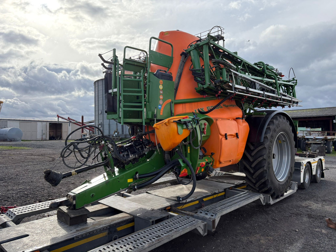 AMAZONE UX 6200 36m GPS - Trailed sprayer: picture 1 AMAZONE UX 6200 36m GPS - Trailed sprayer: picture 1