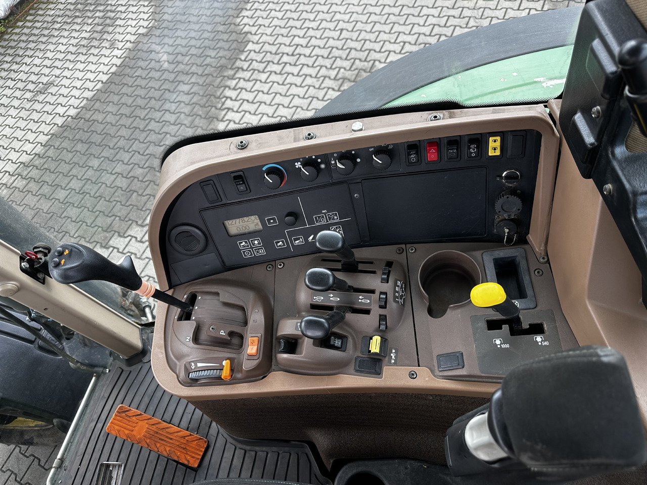 Farm tractor John Deere 7720 PowerQuad: picture 7