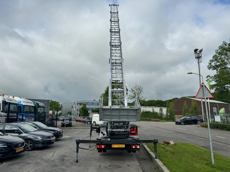 Nissan Cabstar 35.13 EURO 6 + LIFT 25 METER + REMOTE CONTROL - Commercial vehicle: picture 4 Nissan Cabstar 35.13 EURO 6 + LIFT 25 METER + REMOTE CONTROL - Commercial vehicle: picture 4