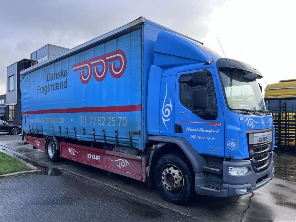 DAF LF 250 4X2 EURO 6 418.609km BOX 8.5mtr - Curtainsider truck: picture 3 DAF LF 250 4X2 EURO 6 418.609km BOX 8.5mtr - Curtainsider truck: picture 3