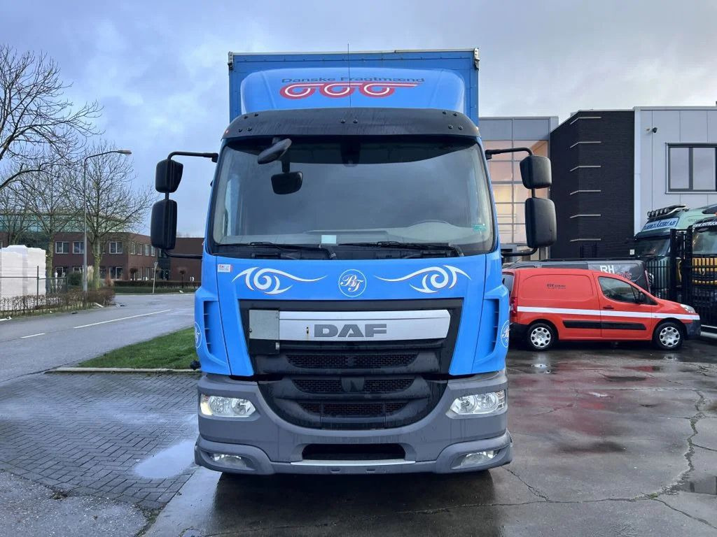 DAF LF 250 4X2 EURO 6 418.609km BOX 8.5mtr - Curtainsider truck: picture 2 DAF LF 250 4X2 EURO 6 418.609km BOX 8.5mtr - Curtainsider truck: picture 2