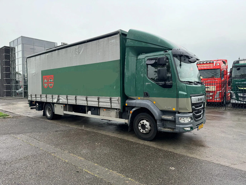 DAF LF 260 4X2 16T DHOLLANDIA LOAD LIFT - Curtainsider truck: picture 3 DAF LF 260 4X2 16T DHOLLANDIA LOAD LIFT - Curtainsider truck: picture 3