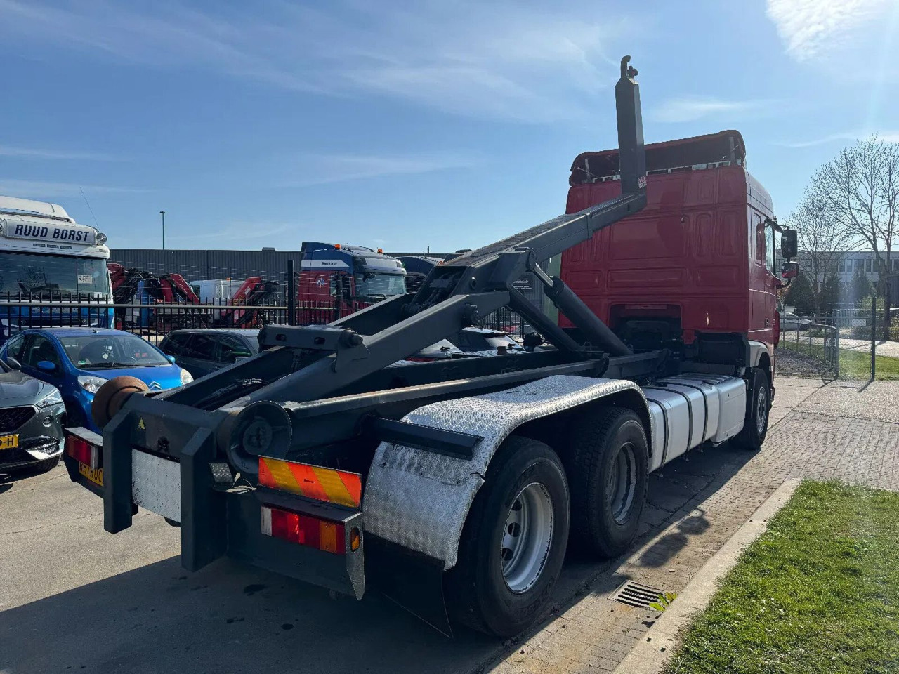 DAF XF 460 6X2 EURO 6 VDL HOOK 20T - Hook lift truck: picture 2 DAF XF 460 6X2 EURO 6 VDL HOOK 20T - Hook lift truck: picture 2