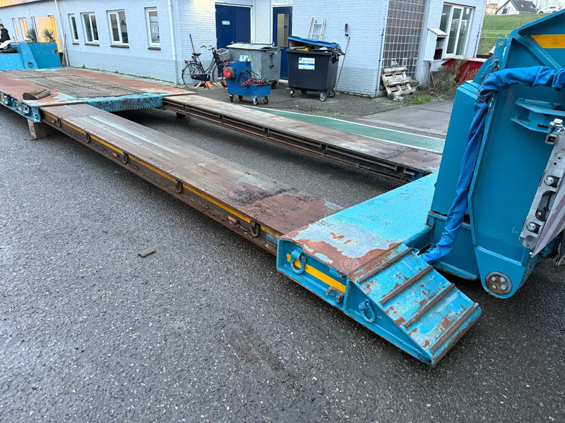 Faymonville STBZ-4VA - EXTENDABLE 5,00 METER - 4 AXLES FORCED STEERING - Low loader semi-trailer: picture 4 Faymonville STBZ-4VA - EXTENDABLE 5,00 METER - 4 AXLES FORCED STEERING - Low loader semi-trailer: picture 4