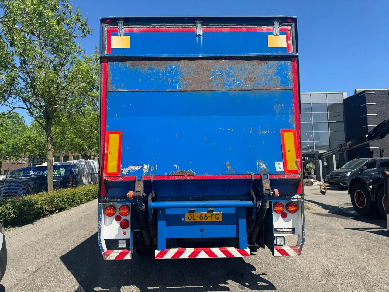 HRD SKFG - BPW AXLE + CARRIER VECTOR 1850MT - Refrigerator semi-trailer: picture 4 HRD SKFG - BPW AXLE + CARRIER VECTOR 1850MT - Refrigerator semi-trailer: picture 4