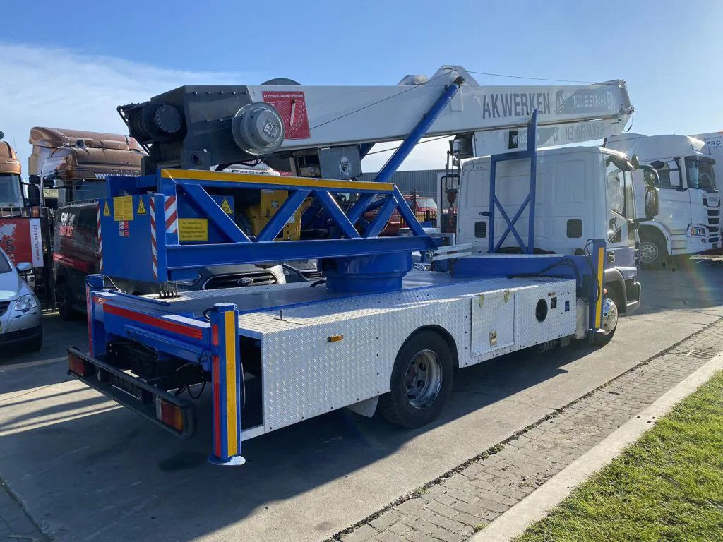 Crane truck Iveco EuroCargo 90 E18 - EURO 5 + KLAAS ALU-KRAN 30 ME: picture 10