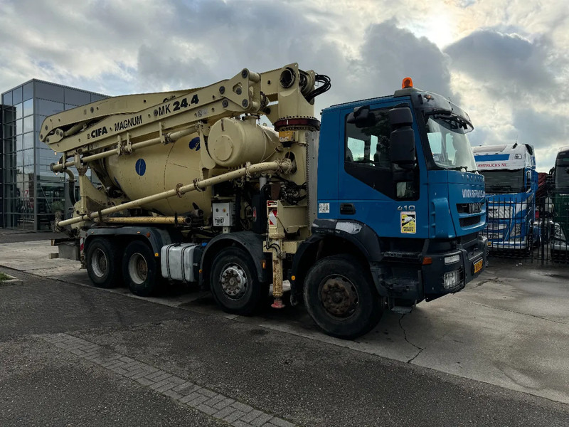 Concrete pump truck Iveco Eurotrakker 410 8X4 CIFA PUMP 24M + MIXER FULL STEEL + REMOTE CONTROL: picture 11